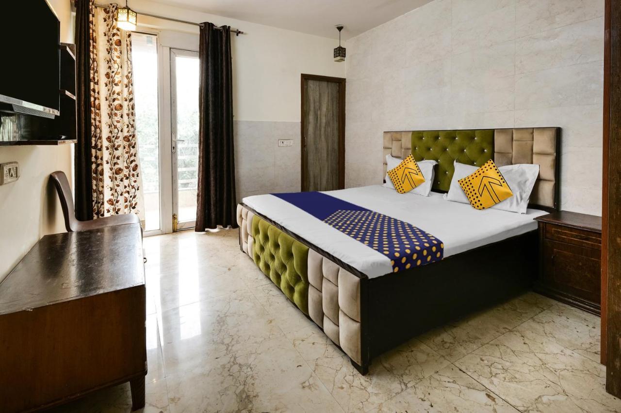 Oyo Flagship 81486 Hotel Mahalaxmi Guesthouse New Delhi Buitenkant foto